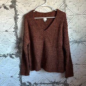 Soft Knit Cozy V-Neck Sweater sz Medium
